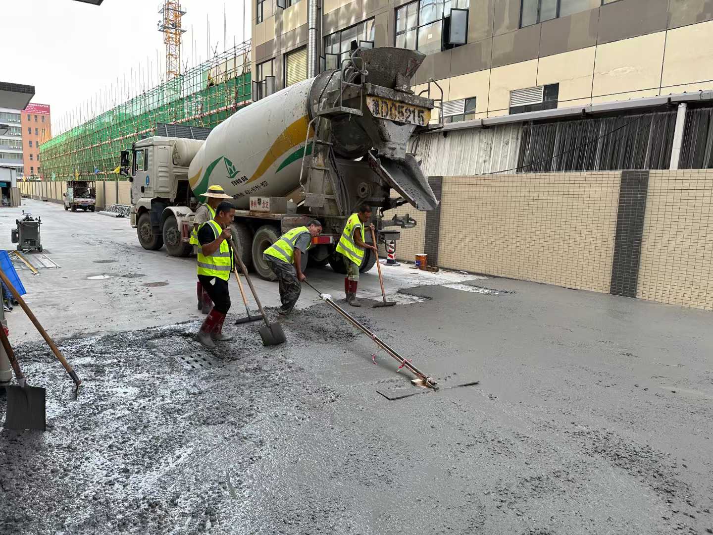 深圳中恒沥青 - 体育场地沥青路面铺设